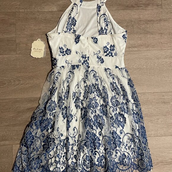 NWT Altar'd State White and Blue Lace Dress Size Medium - Picture 2 of 5